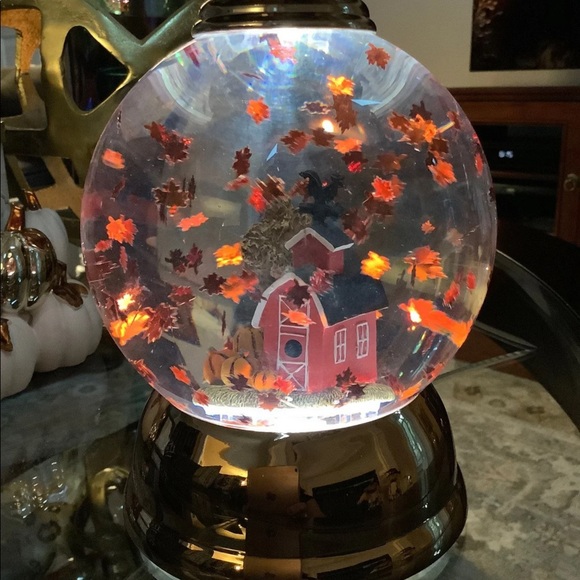 Bath & Body Works Fall Farmhouse Globe